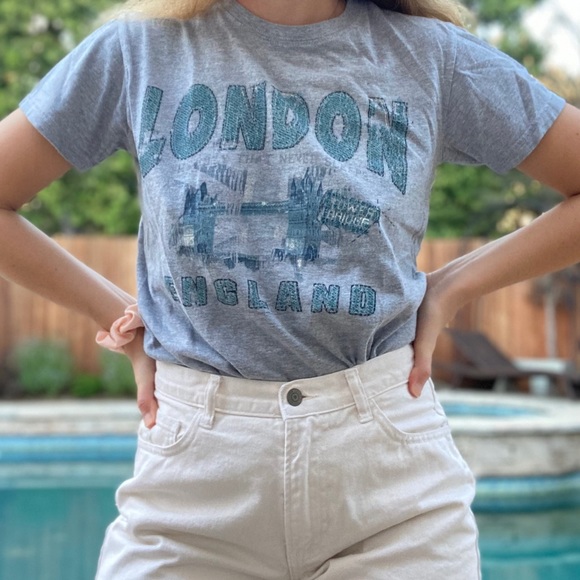 Vintage London Grey Tee - Picture 3 of 10